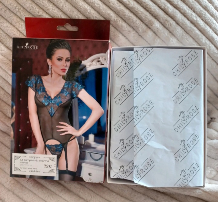 Guêpière lingerie noir et bleu plusieurs tailles disponibles 