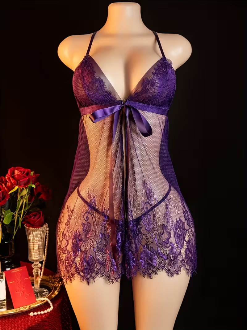 Babydoll púrpura de encaje con tanga