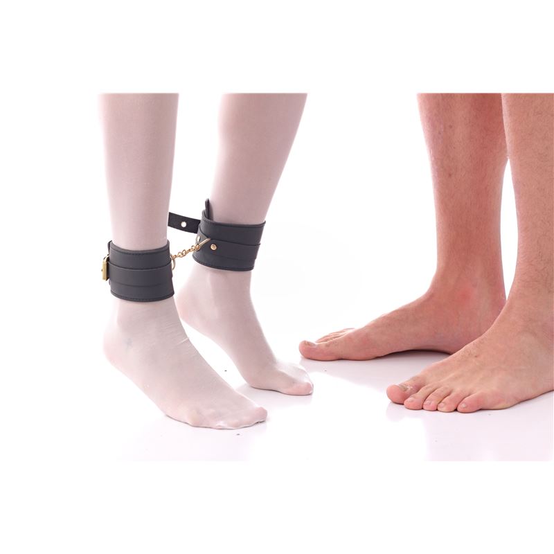 ESPOSAS LUXURY TOBILLO CON CADENA NEGRO Y HERRAJES
