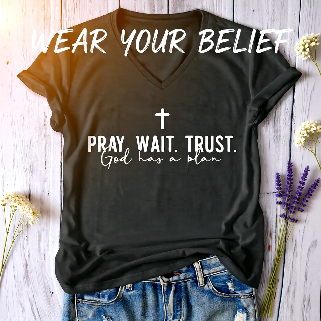 PRAY. WAIT. TRUST. – Grey T-Shirt