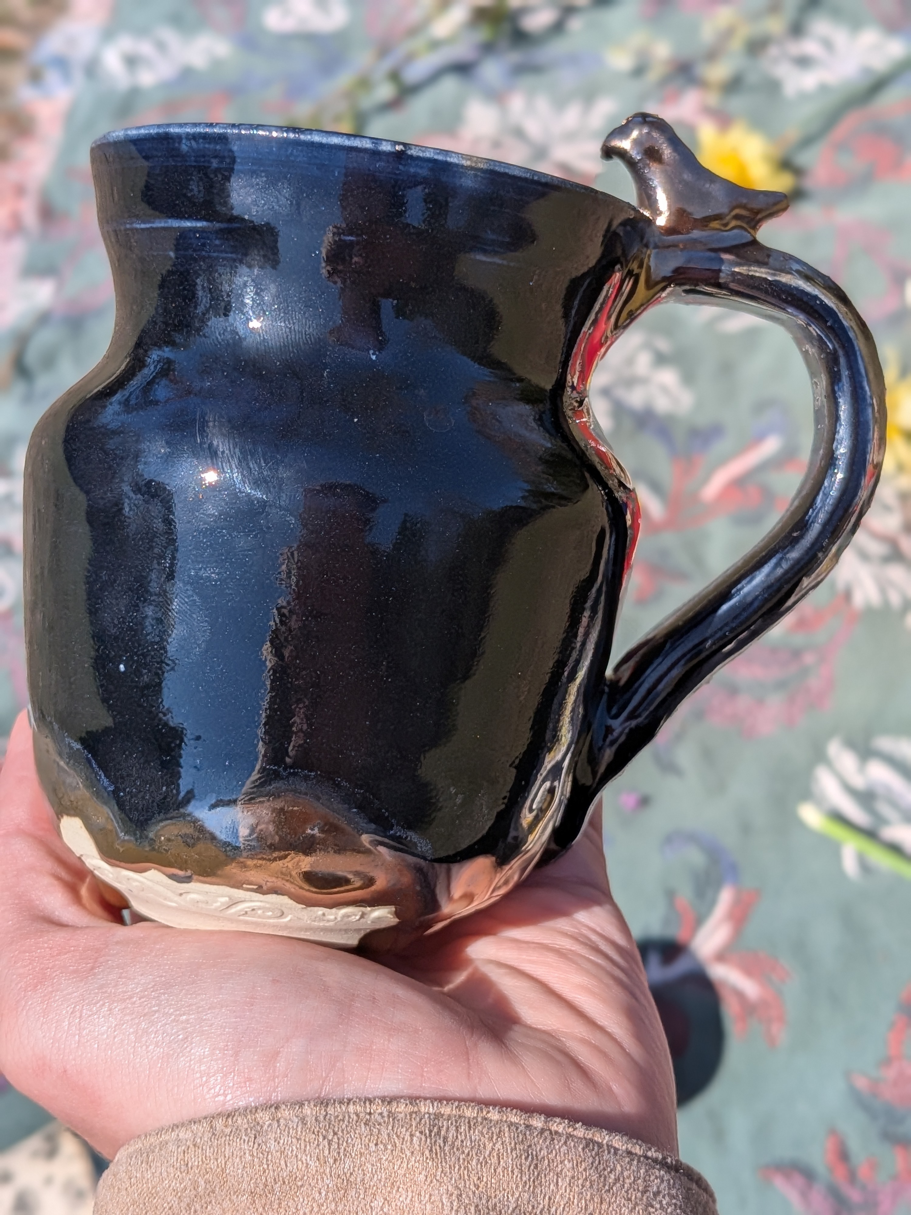 Black Porcelain Mug with Gold Bird