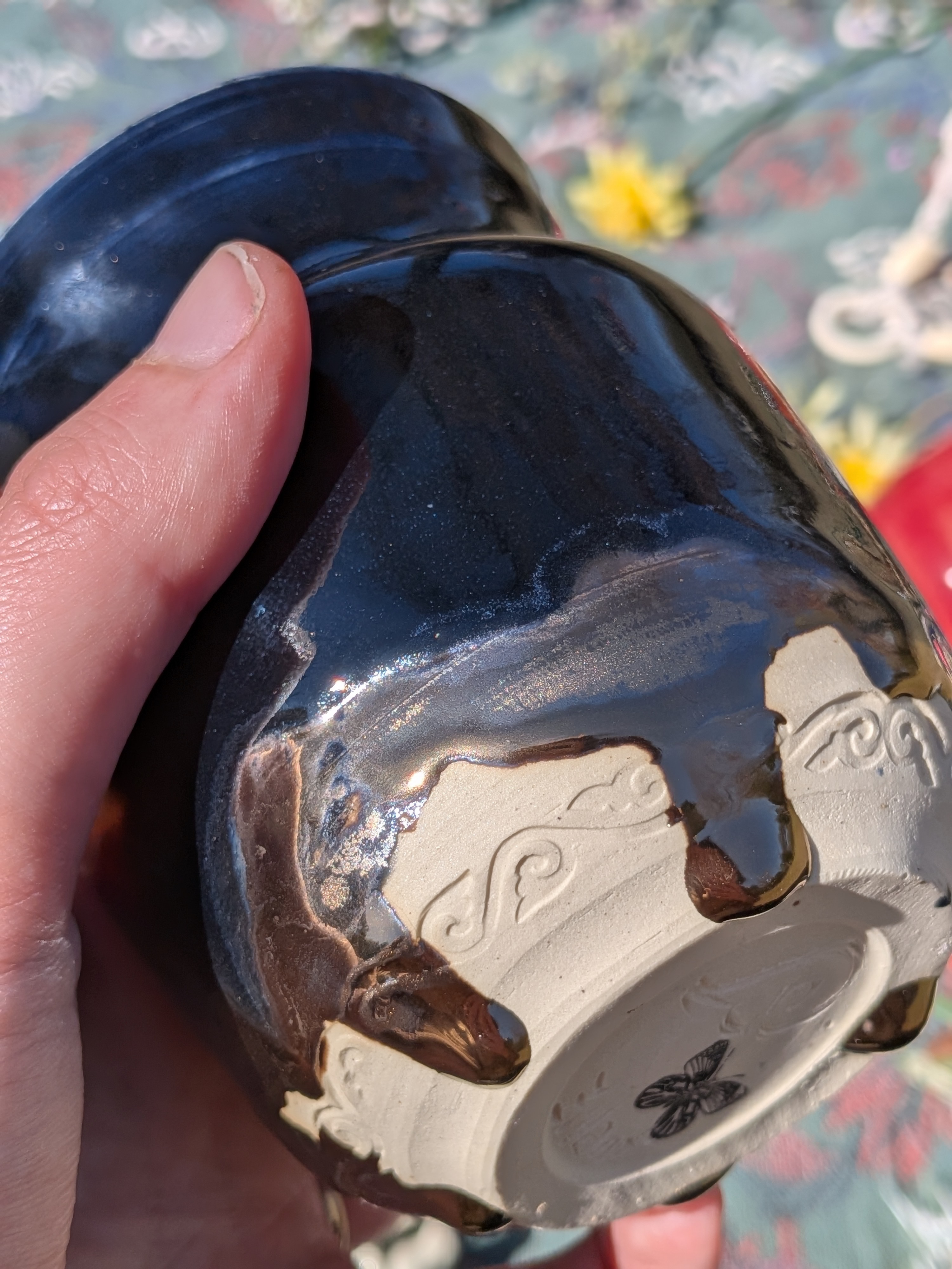 Black Porcelain Mug with Gold Bird