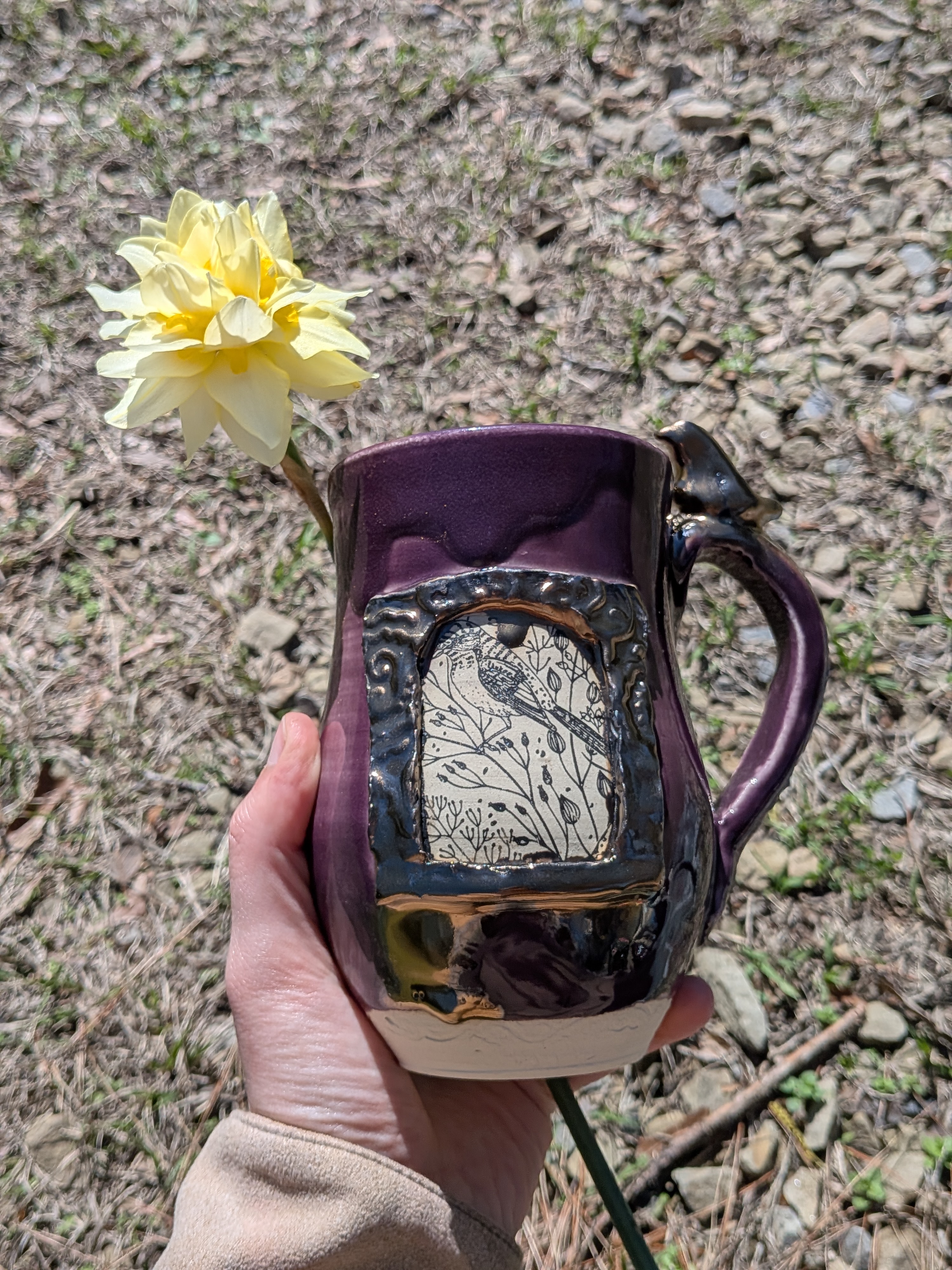 Gold Frame Mulberry Porcelain Mug