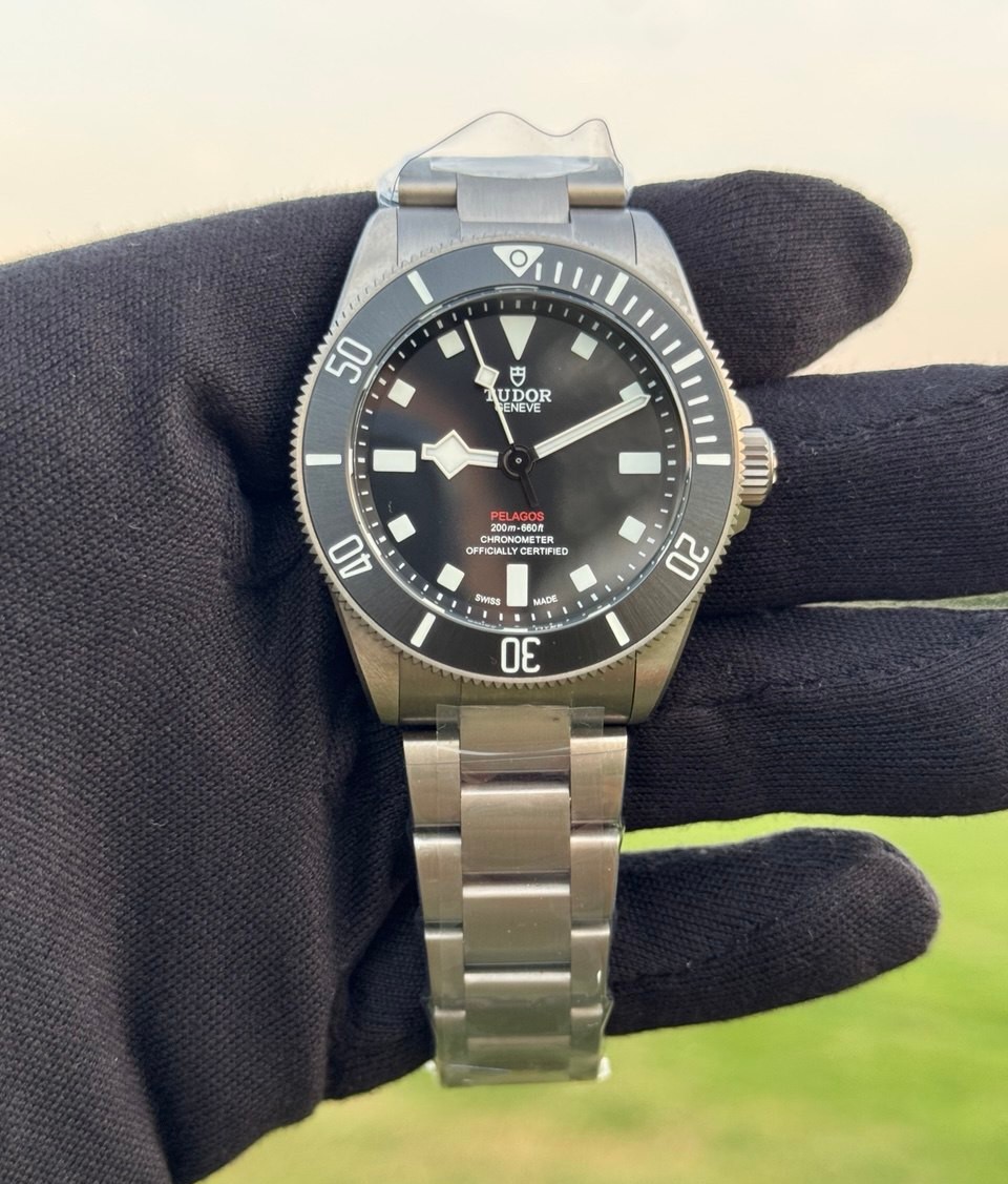 Pelagos 39mm Titanium 1:1 Best Edition Black Dial on Titanium Bracelet A2824
