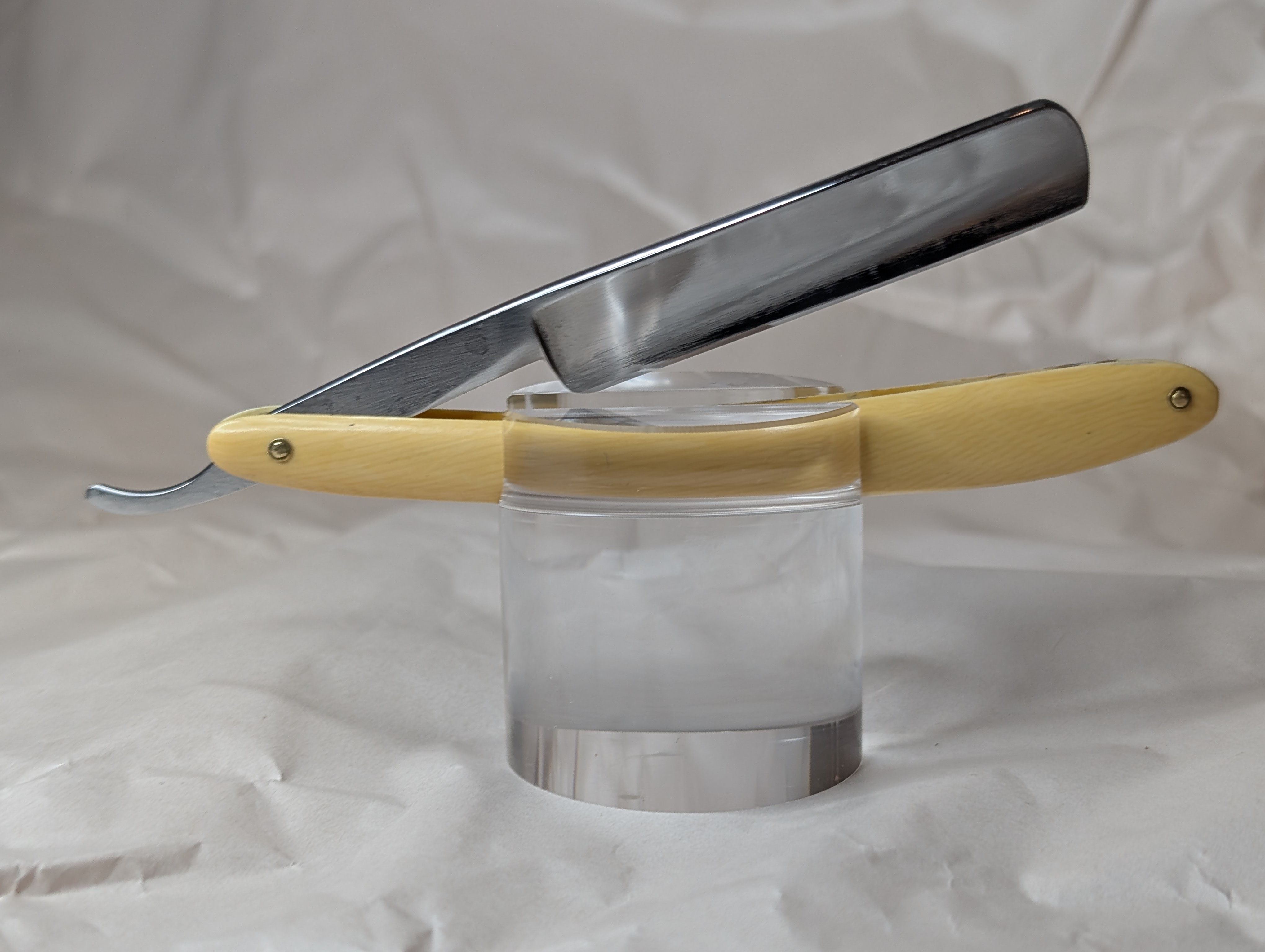 Vintage Geneva Cutlery Pyramid