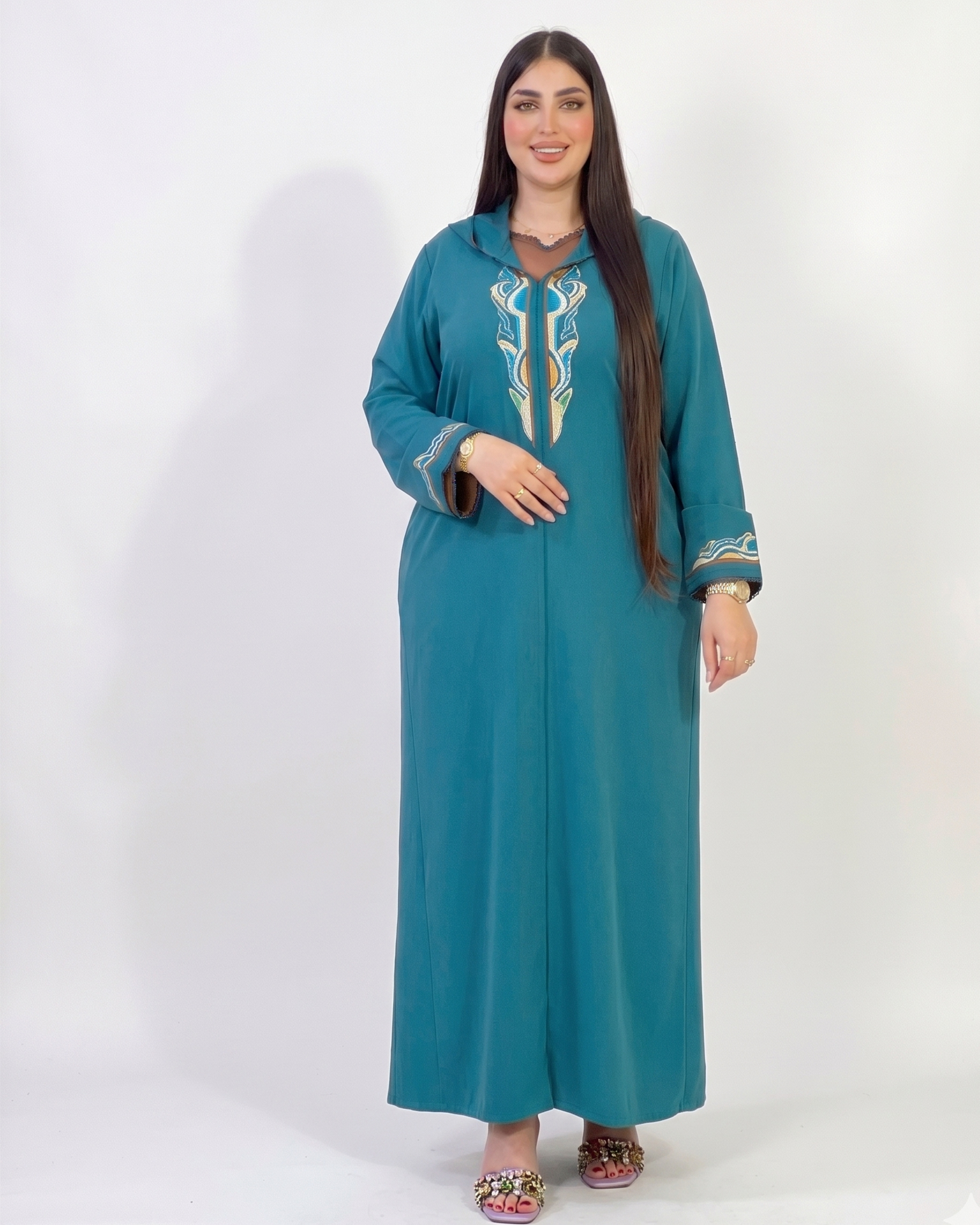 الجلابة المخزنية "جوهرة الربيع" – أناقة تقليدية بلمسة عصرية