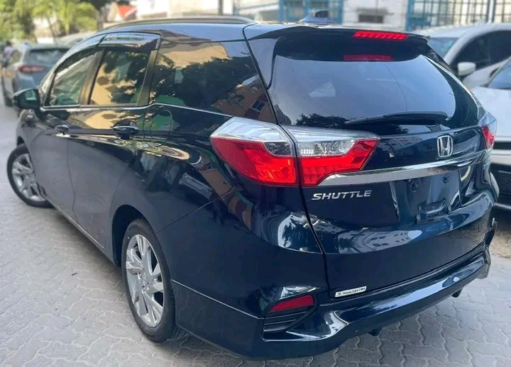 Airport Transfers/ Shuttling Services 