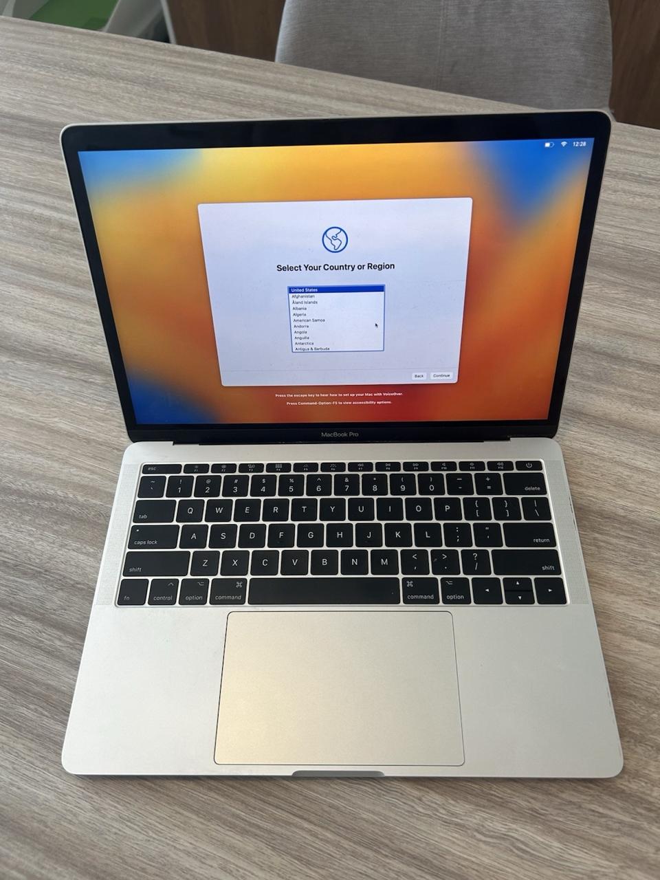 Apple MacBook Laptop