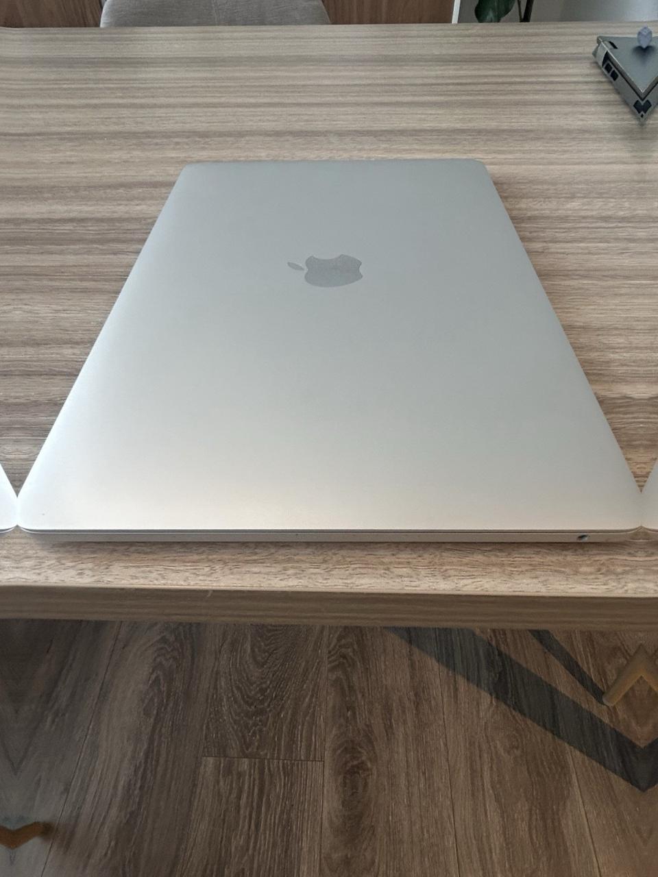 Apple MacBook Laptop