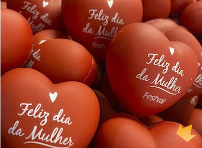 Corações comemorativos do Dia da Mulher