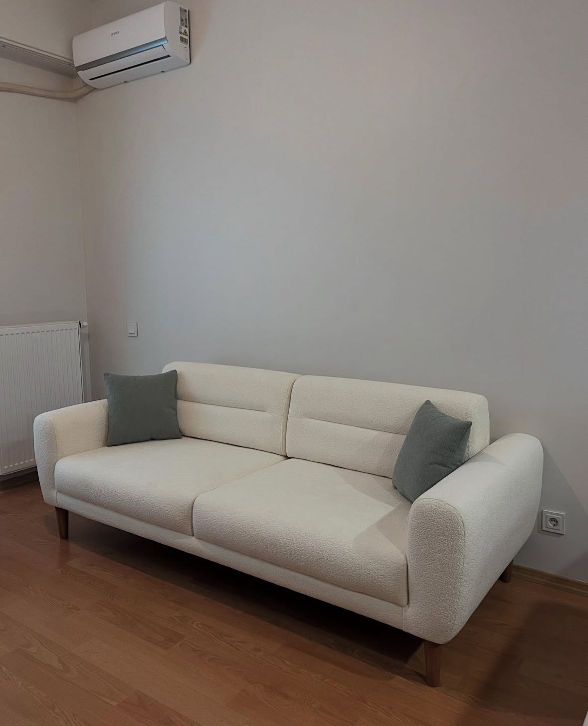 Beyaz İki Kişilik Koltuk