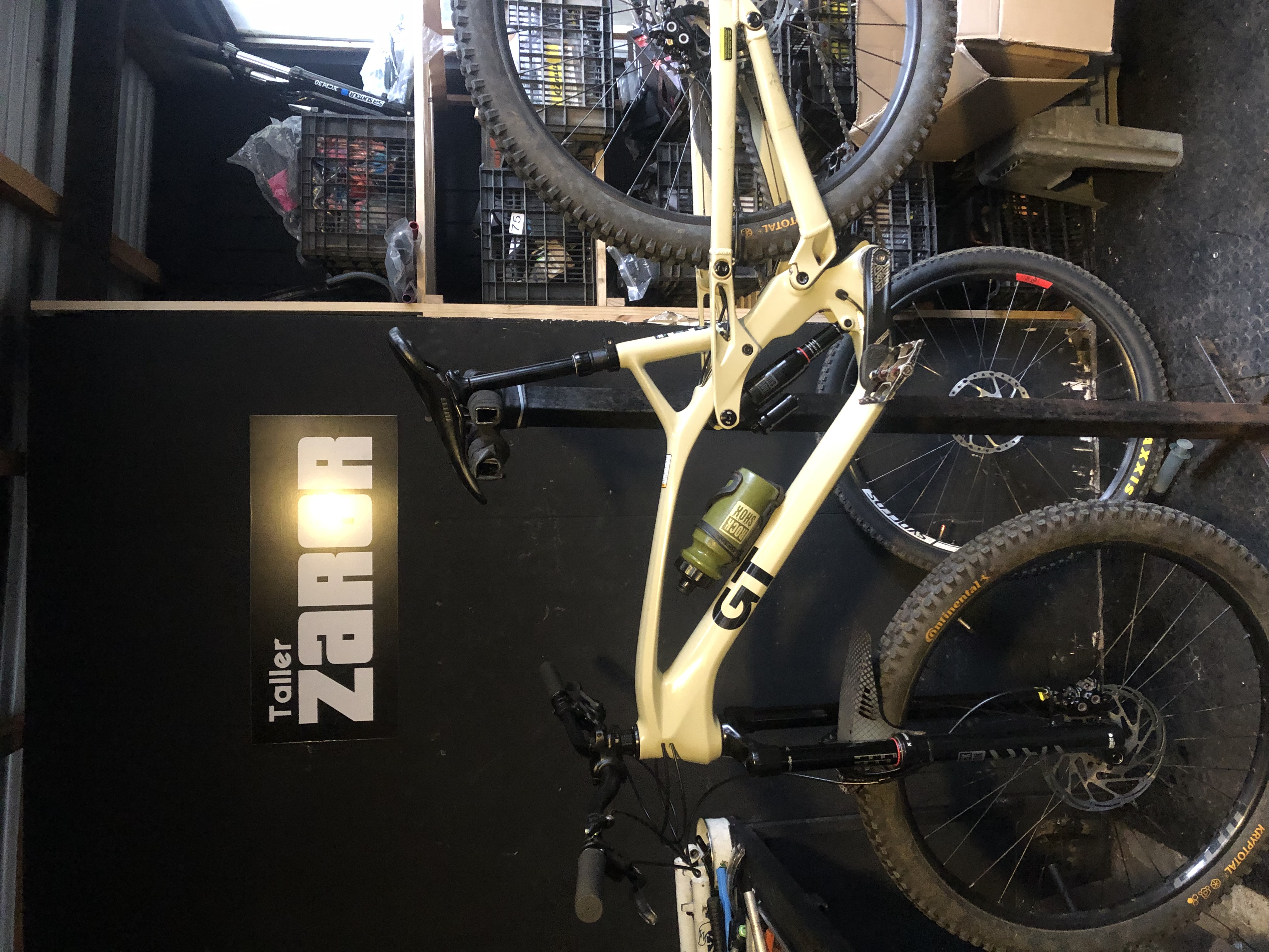 Mantencion full + servicio 50 horas suspensiones 