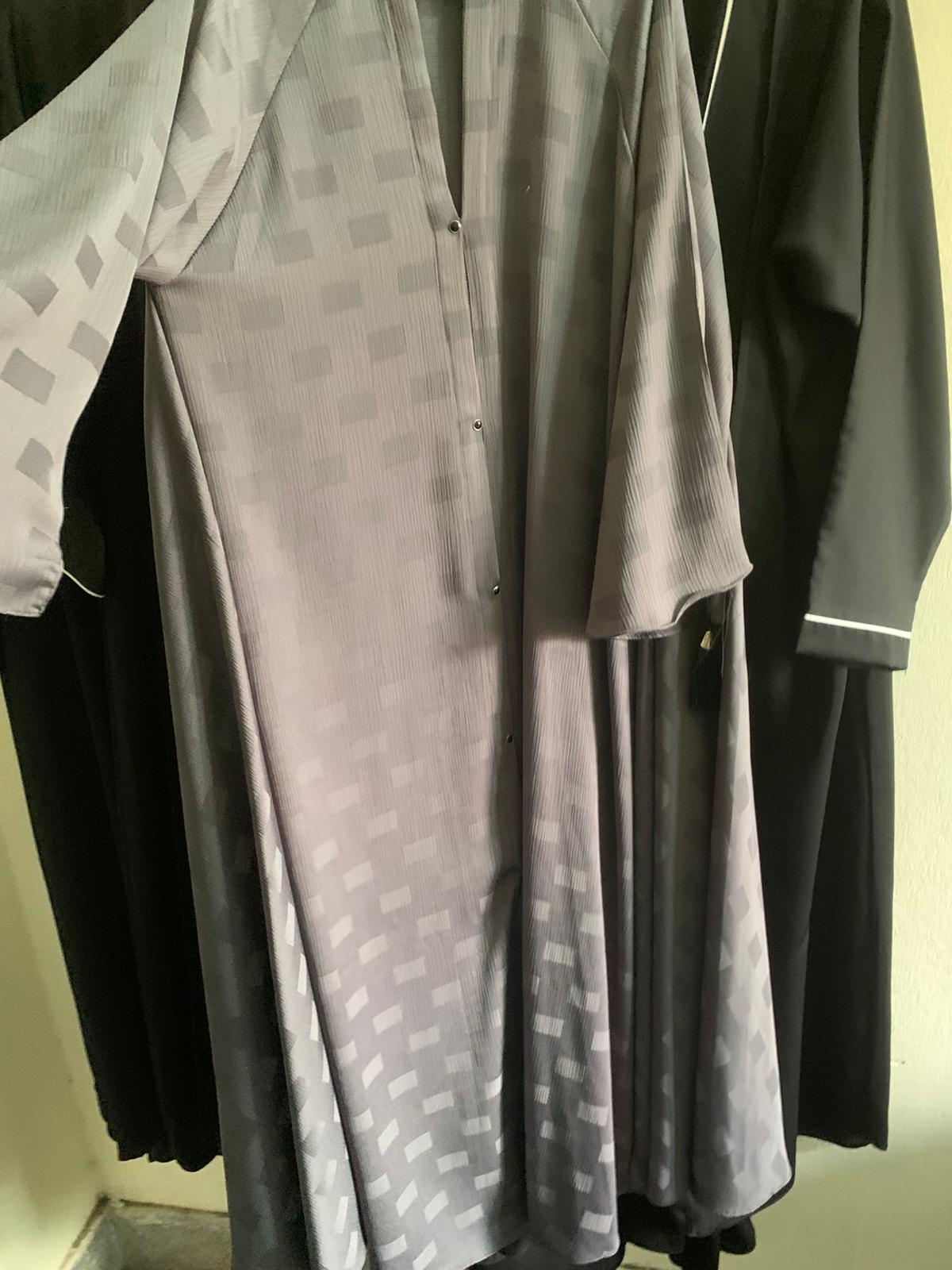 Grey Textured Abaya