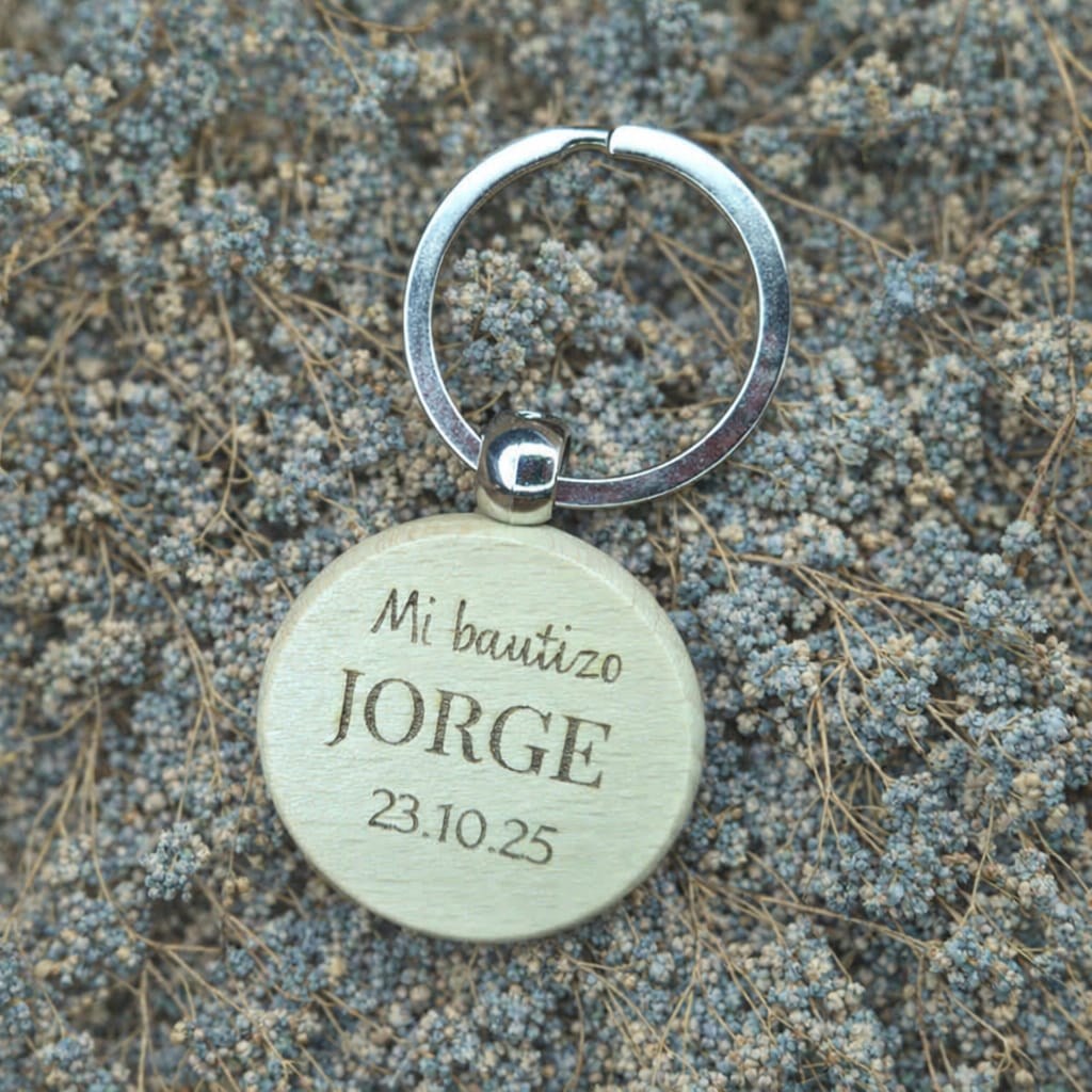 Llaveros personalizados en madera para bautizos
