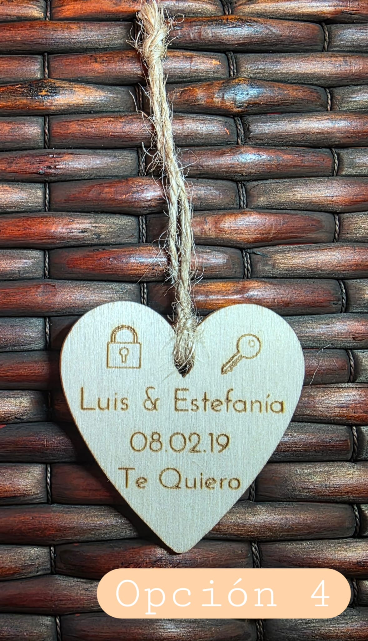 Llavero Corazón de Madera Personalizado