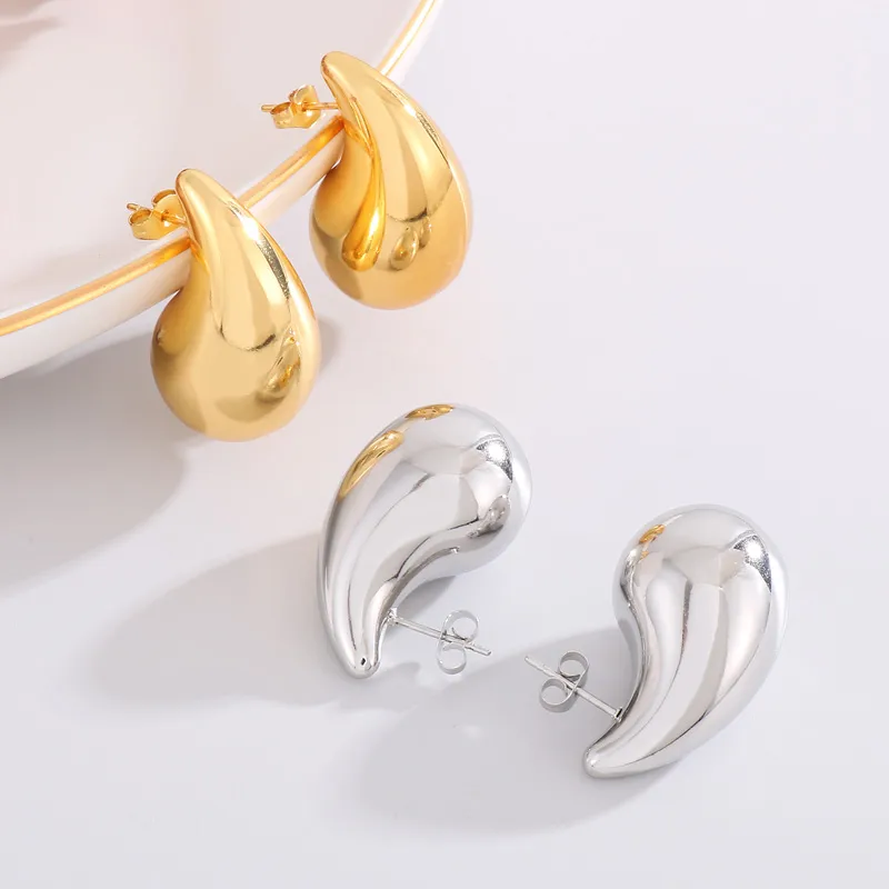 Paire Style Moderne Les Gouttelettes D'Eau Placage Acier Inoxydable Plaqué Or-18K Boucles-D-Oreilles