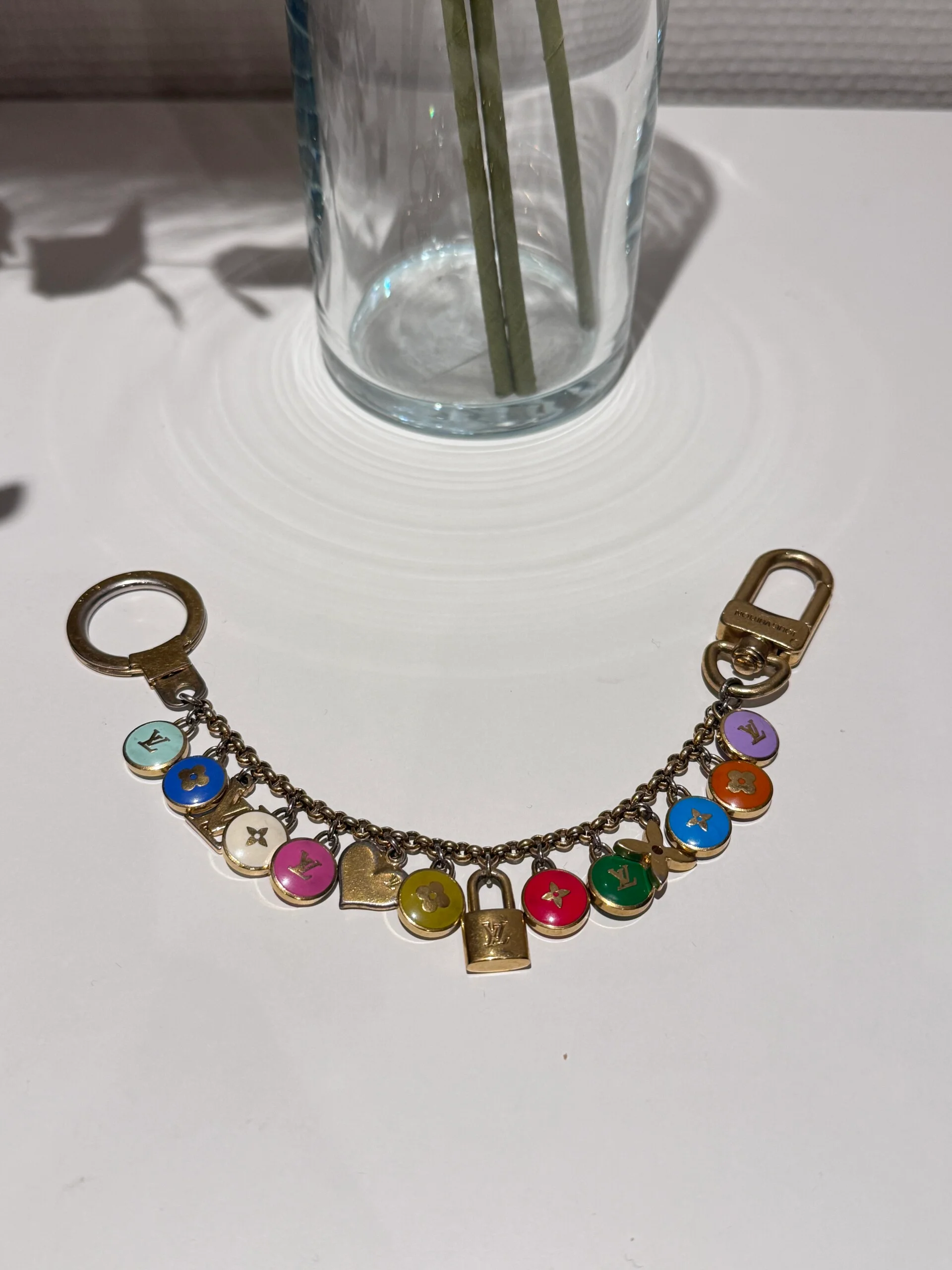 Louis Vuitton Porte Clés Chaîne Pastilles