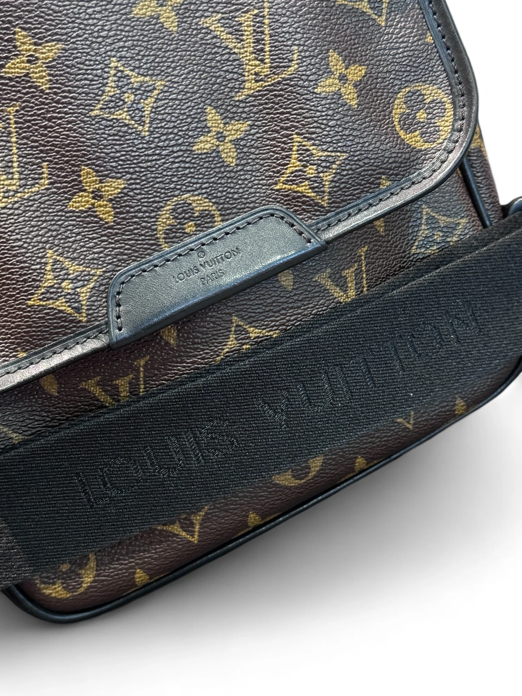 Louis Vuitton Bass PM