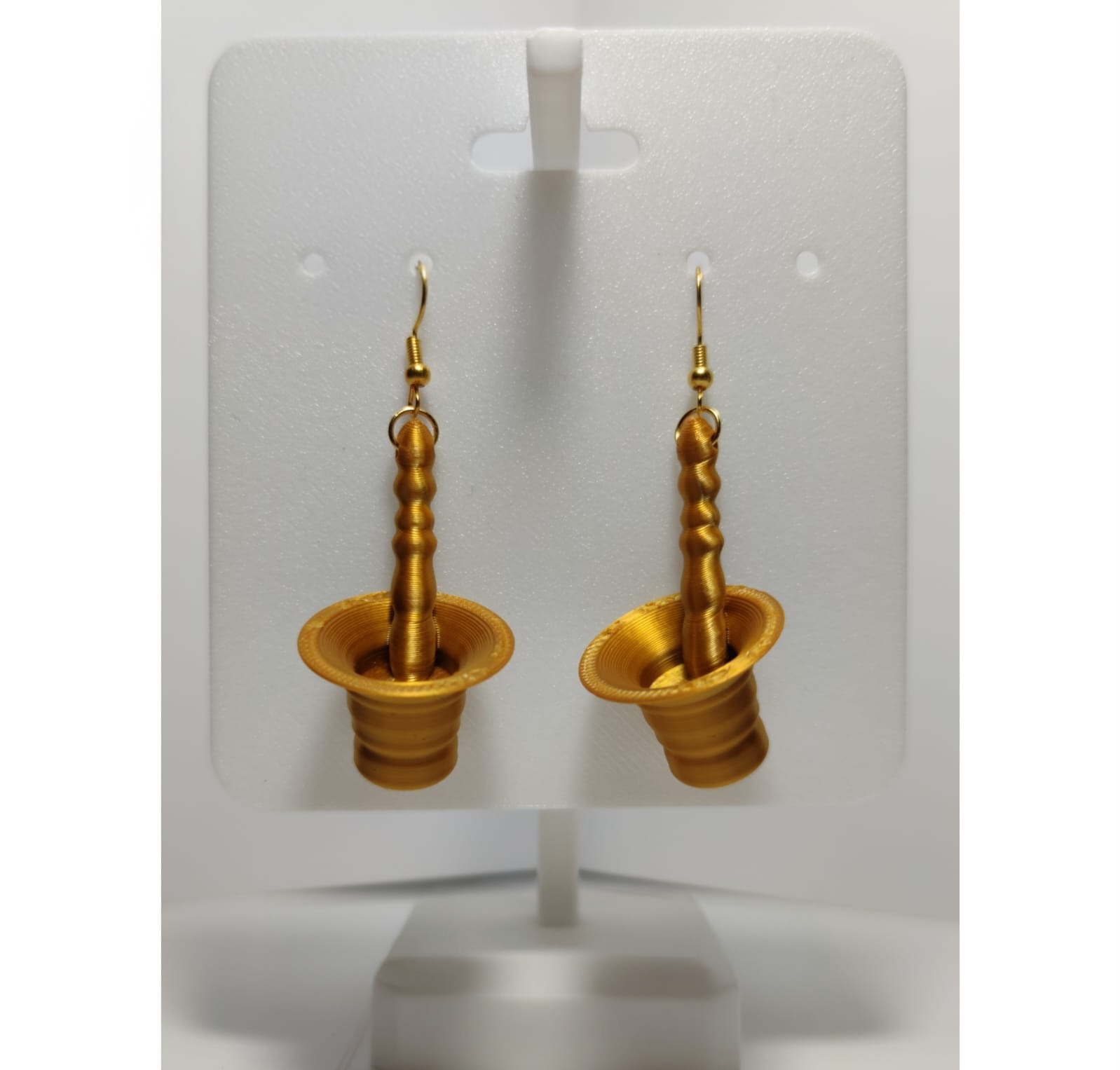 Pendientes dorados con forma de mortero