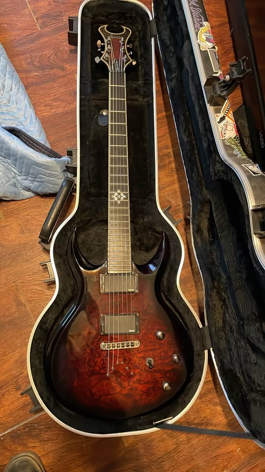 Electric Guitar with Hard Case