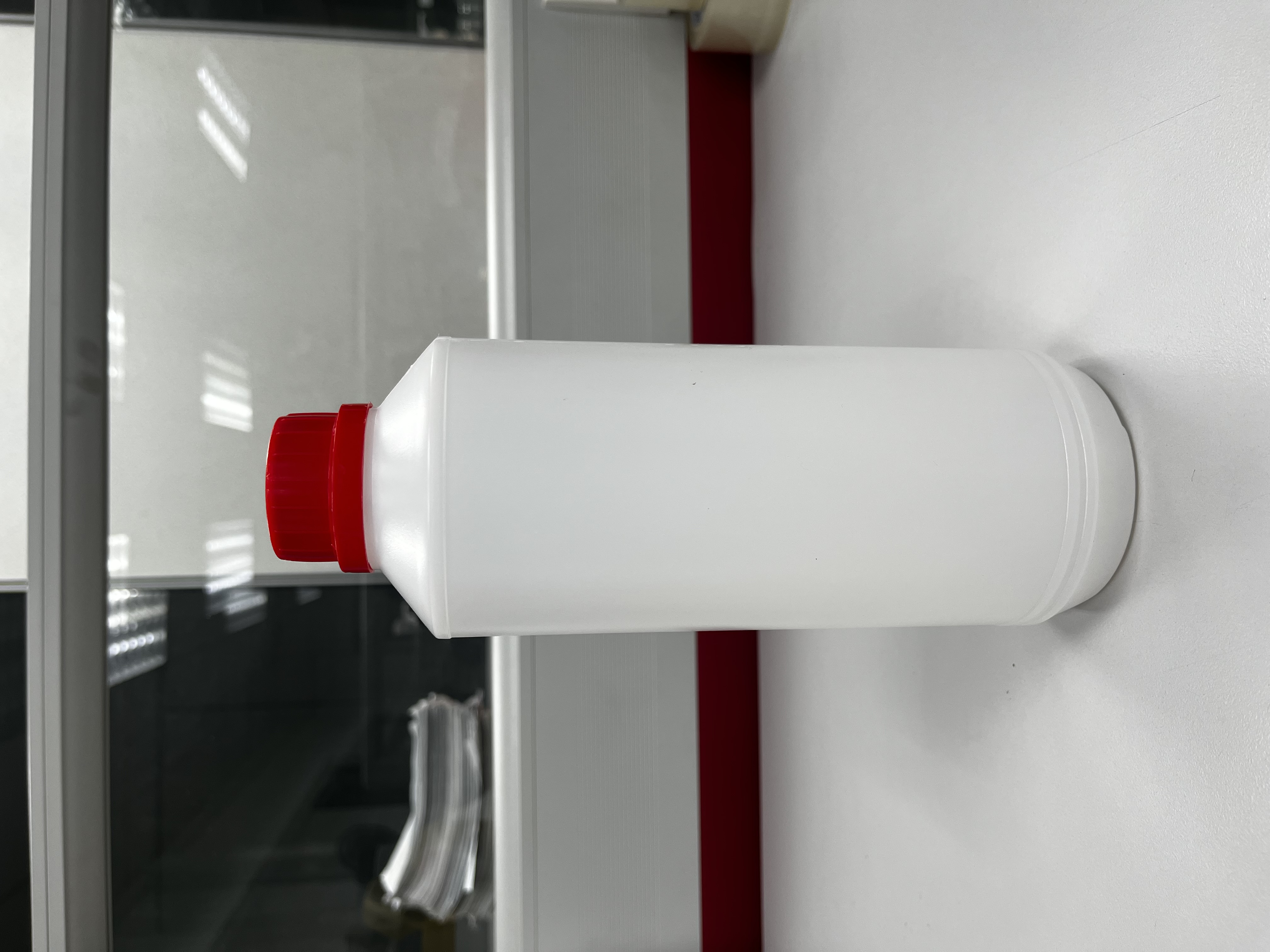 1 Litre Alpha Round Bottle