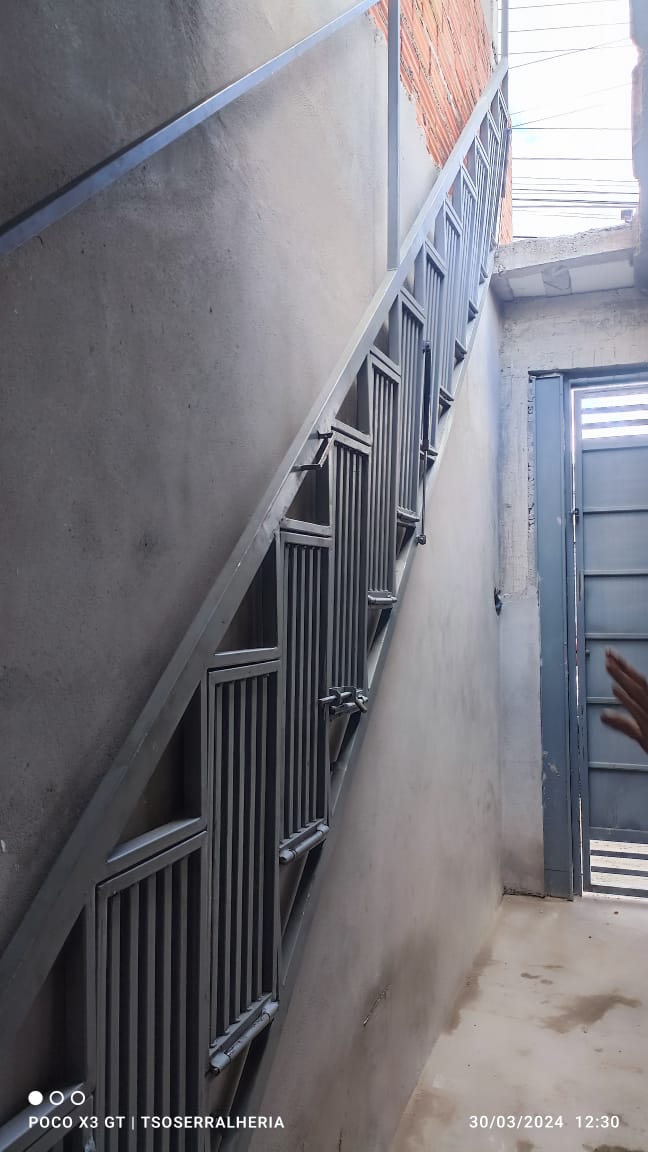 Escada Retrátil Dobrável Parede Laje Ou Mezanino A Combinar