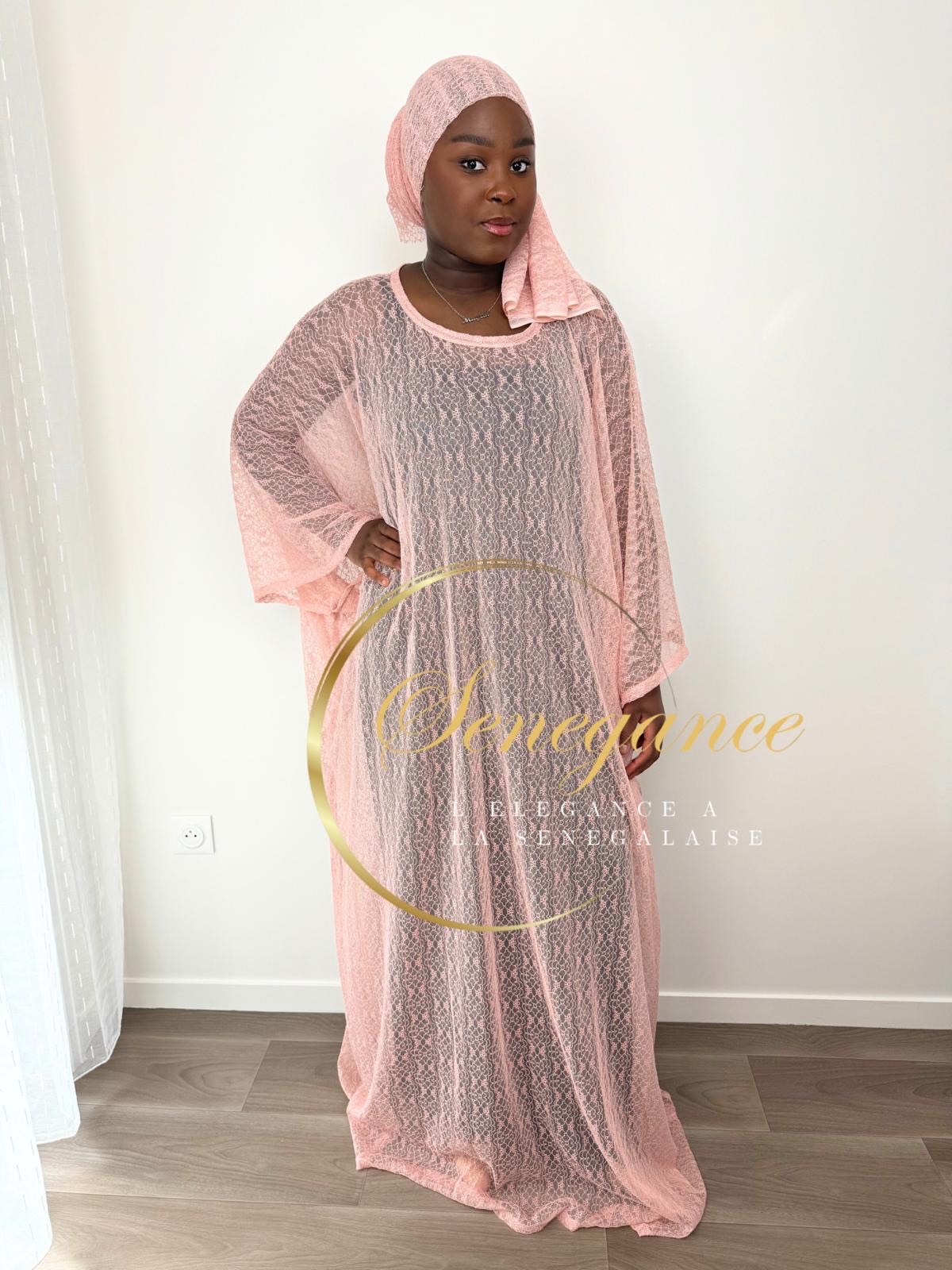 Robe traditionnelle en dentelle verte