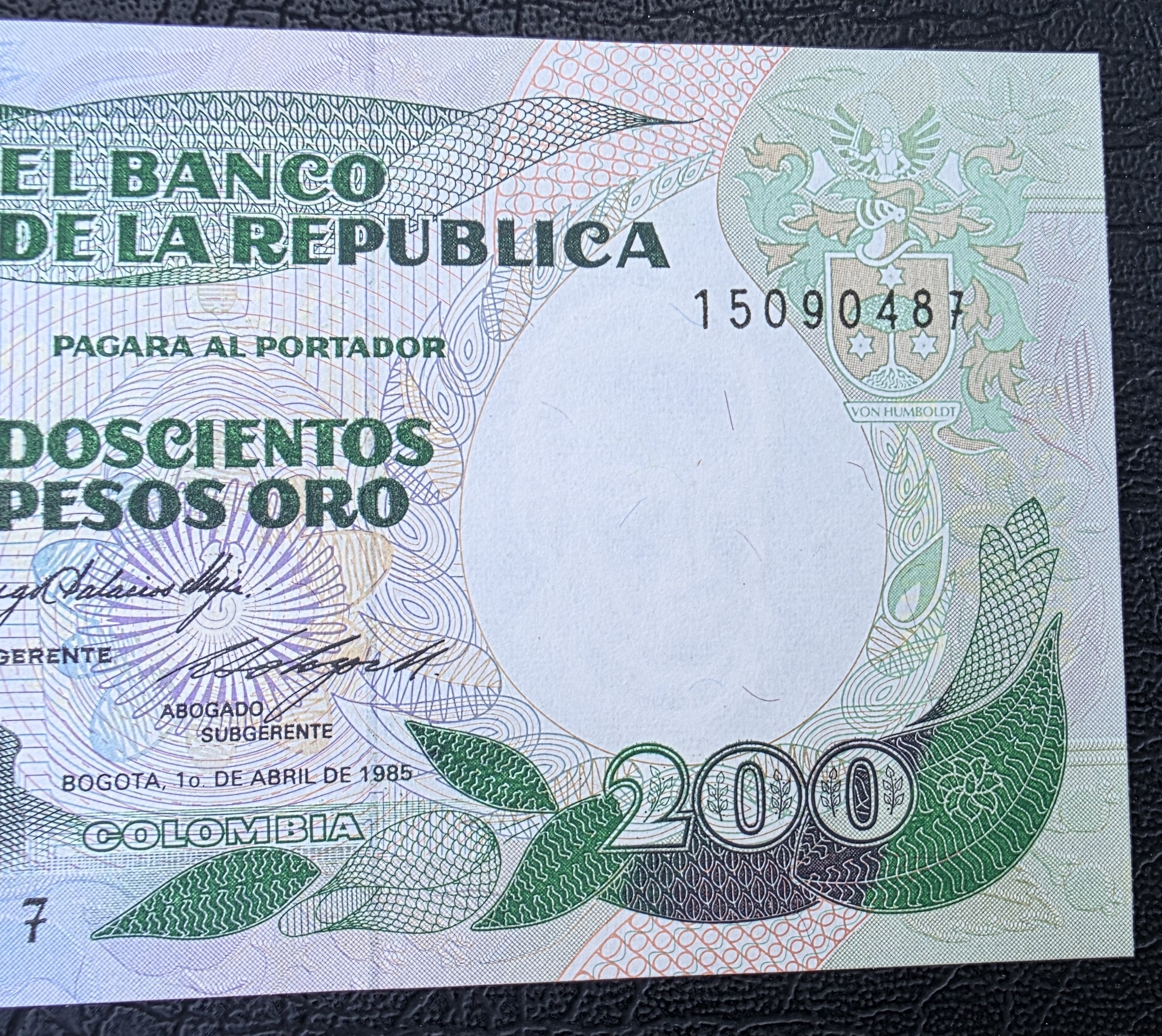 Colombia – 200 Pesos Oro 1 April 1985 (P-429b) - UNC