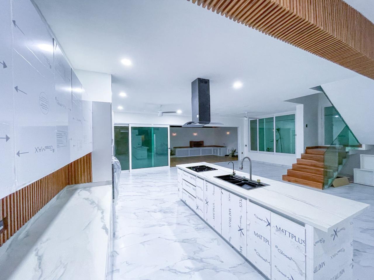 RESIDENCIA EN VIA CUMBRES