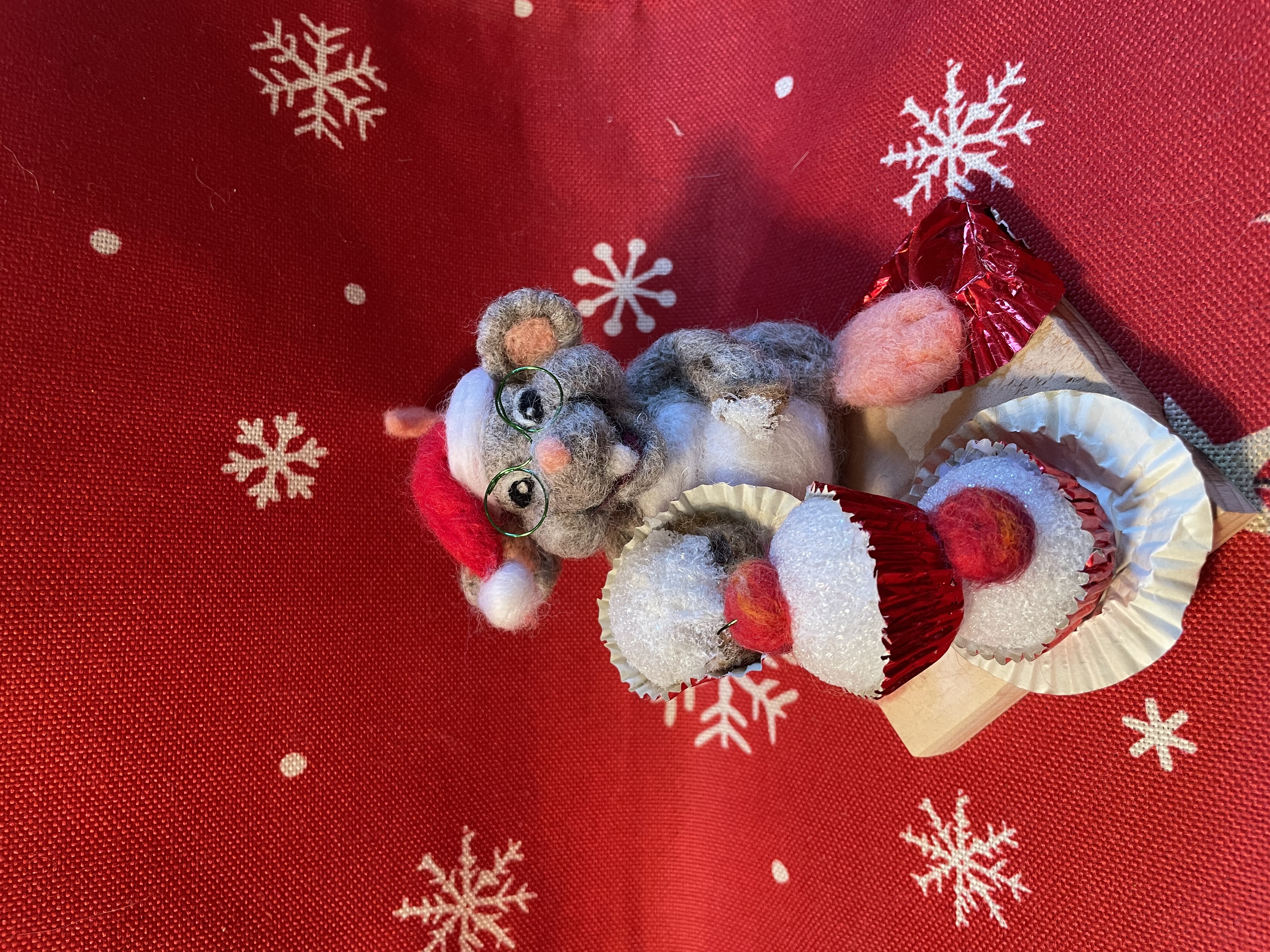 Festive Mouse Figurine