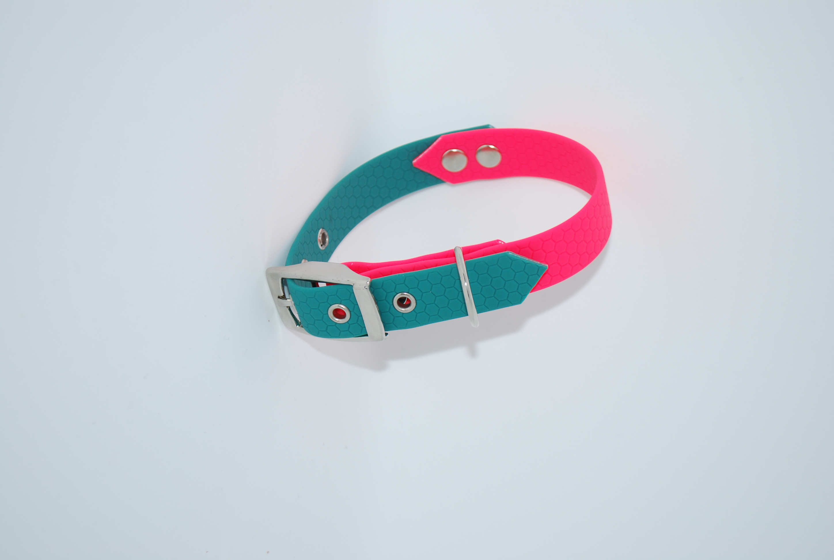 ,,Pink crayon green'' hexa augintinio antkaklis