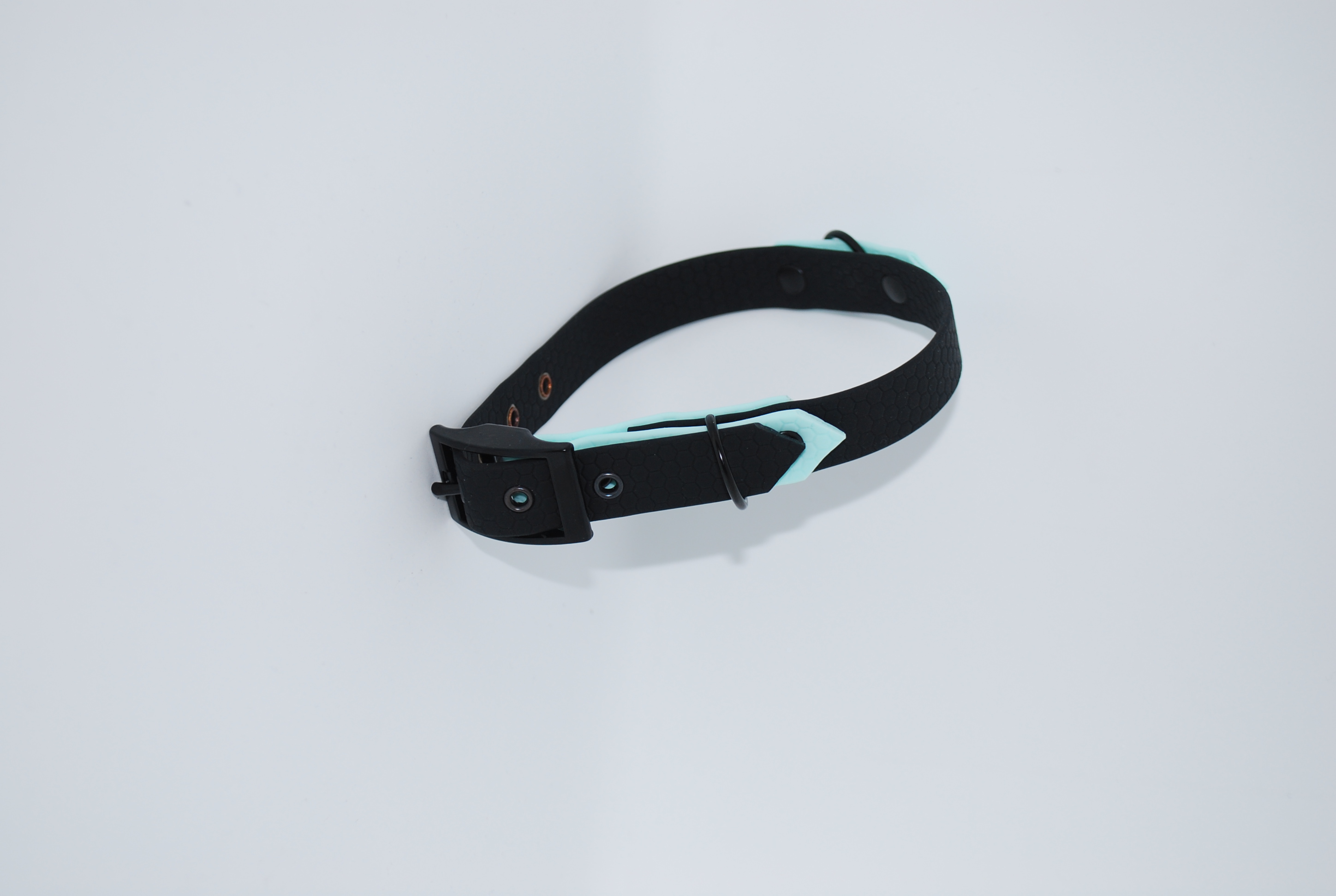 ,,Black pastel blue'' hexa antkaklis