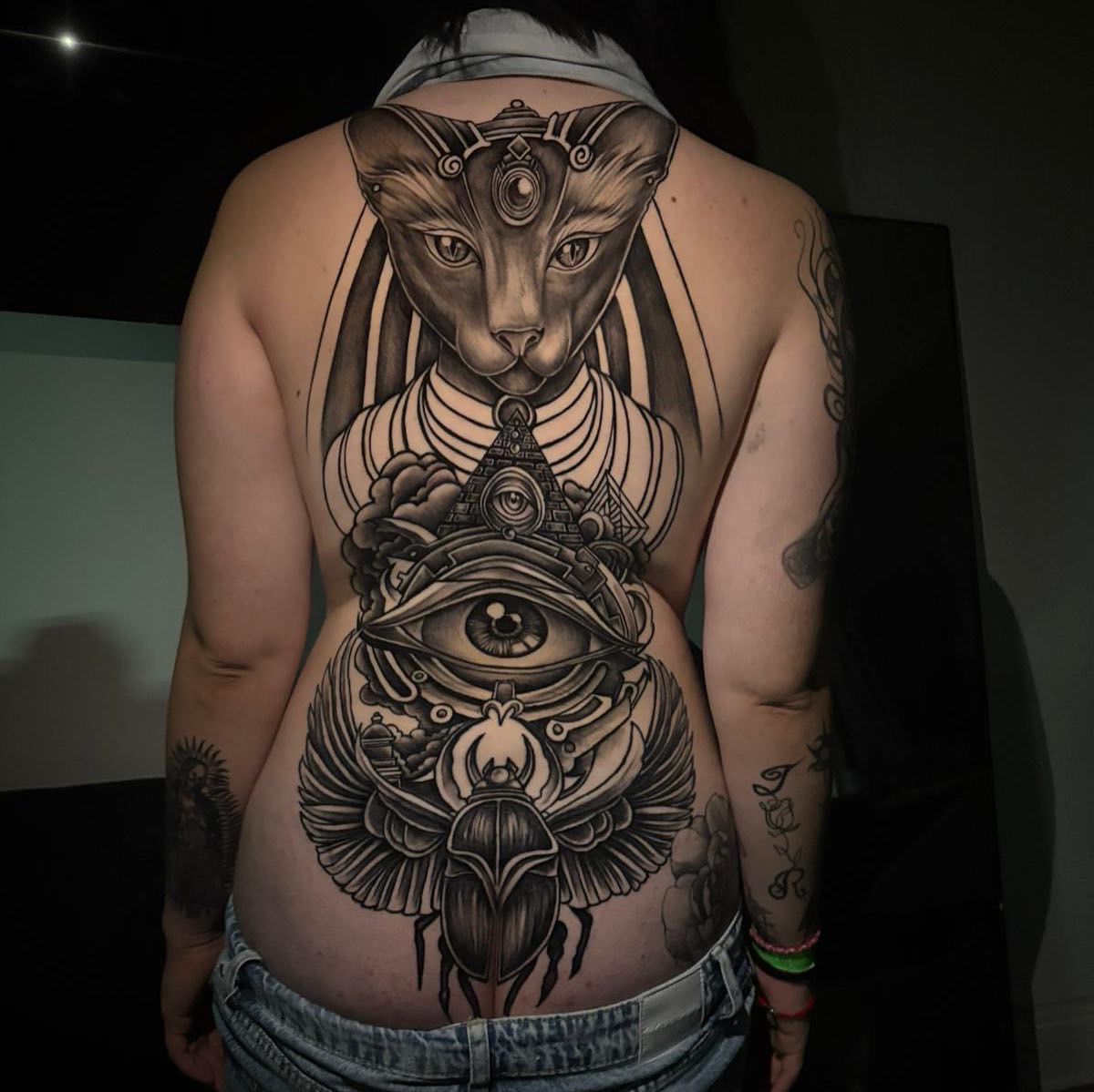 RÉSERVEZ VOTRE RENDEZ-VOUS POUR UN TATOUAGE