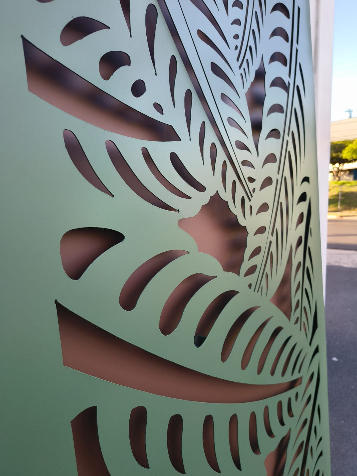 Puerta LUX 119 – Diseño artístico en lámina con acabado premium