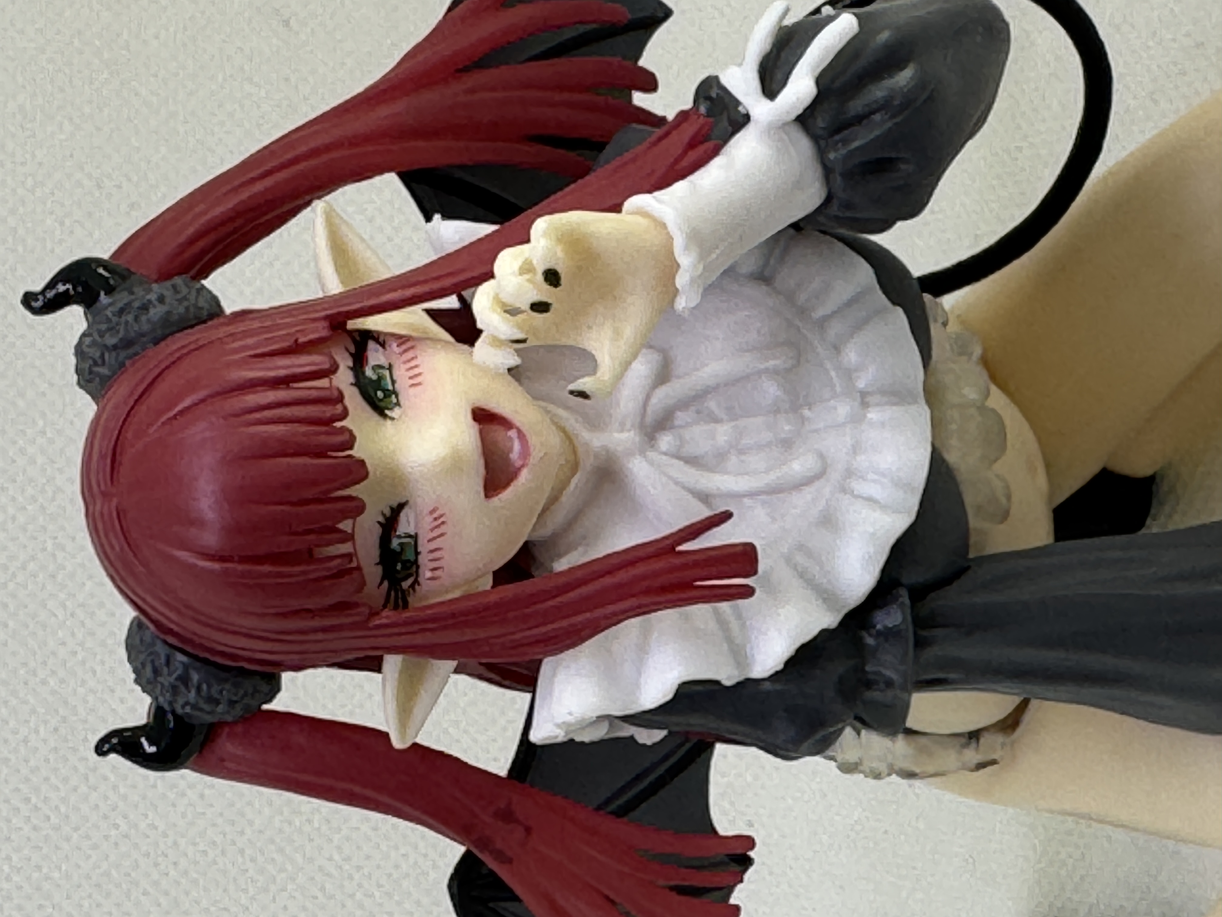 Figura de demonio maid anime