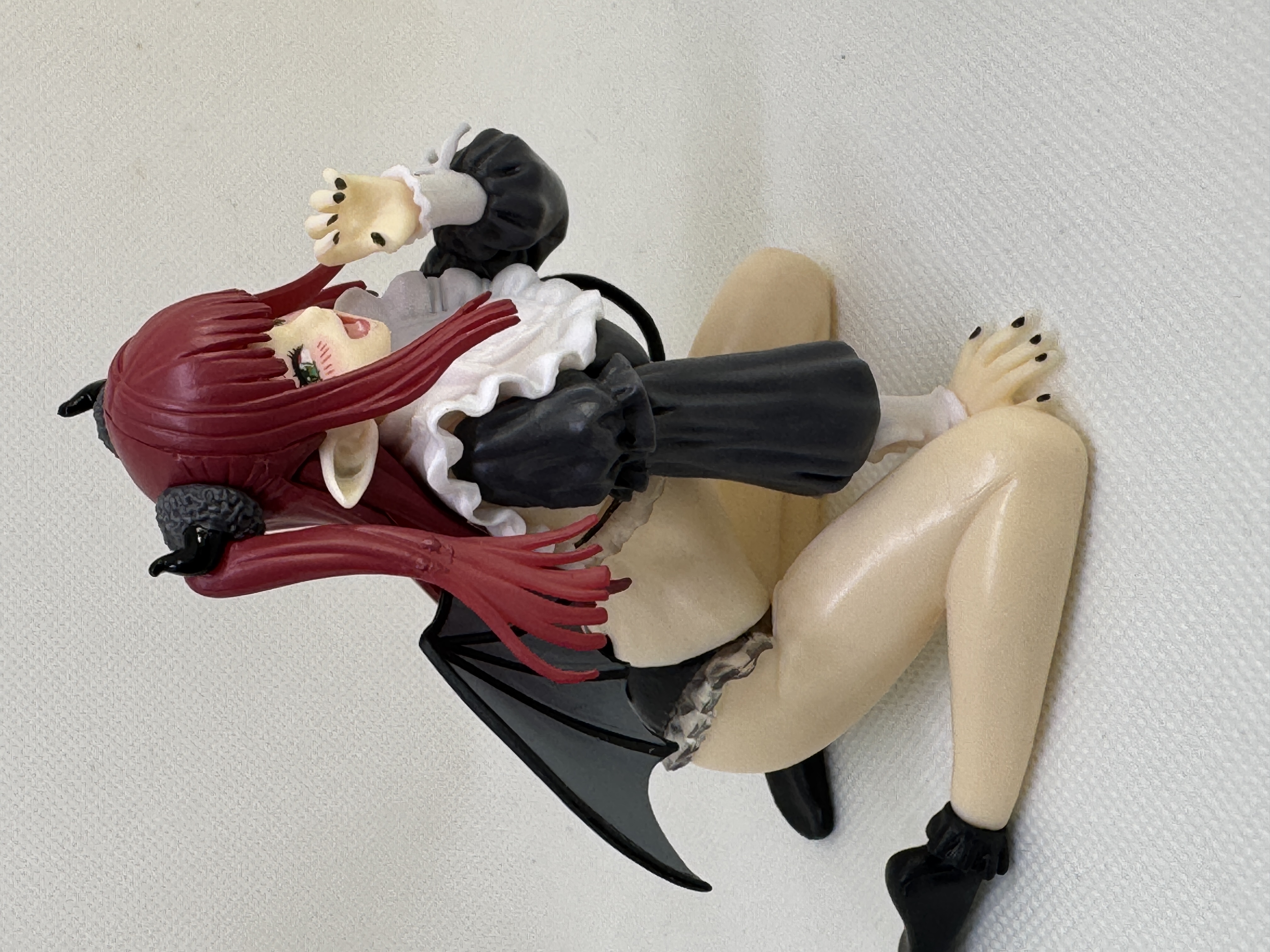 Figura de demonio maid anime