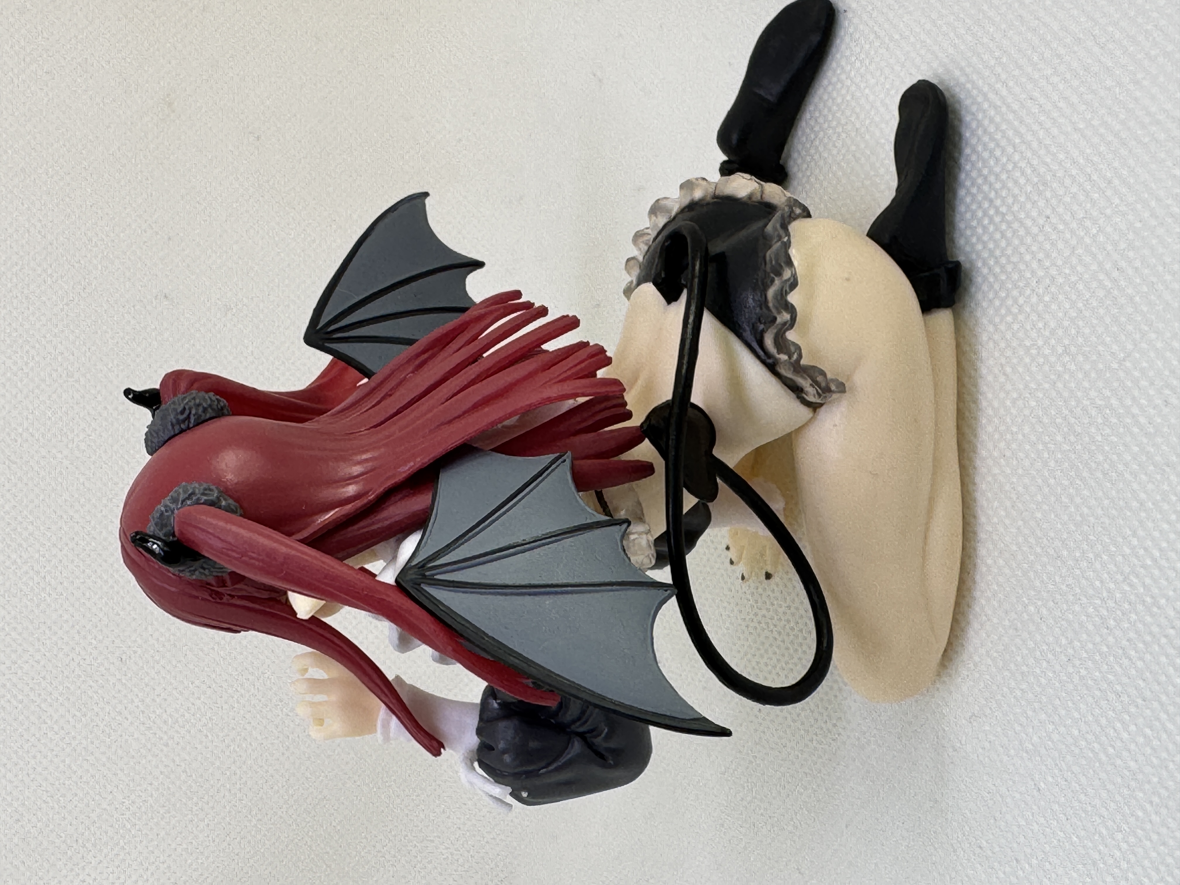 Figura de demonio maid anime