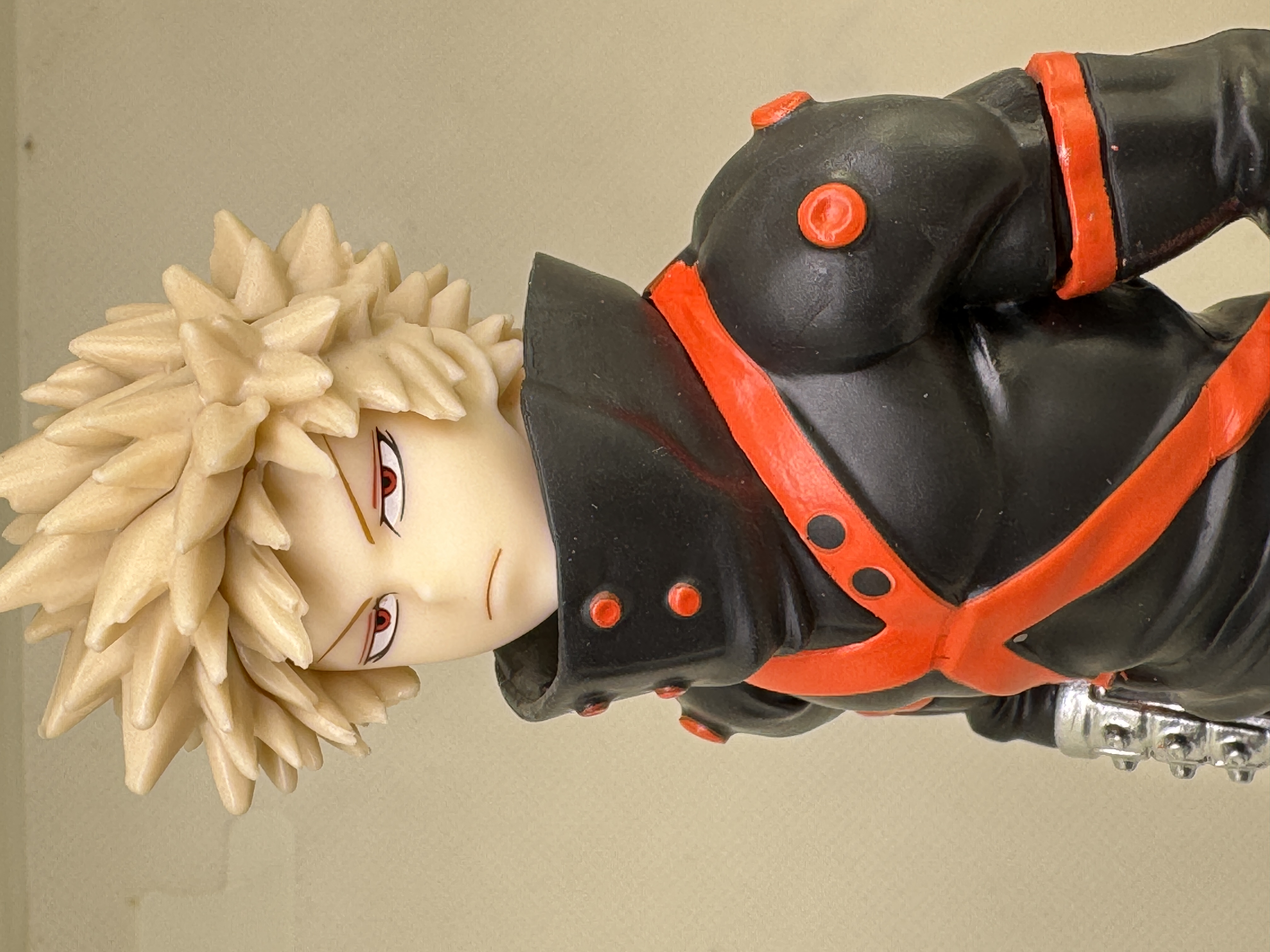 Figura de Bakugo