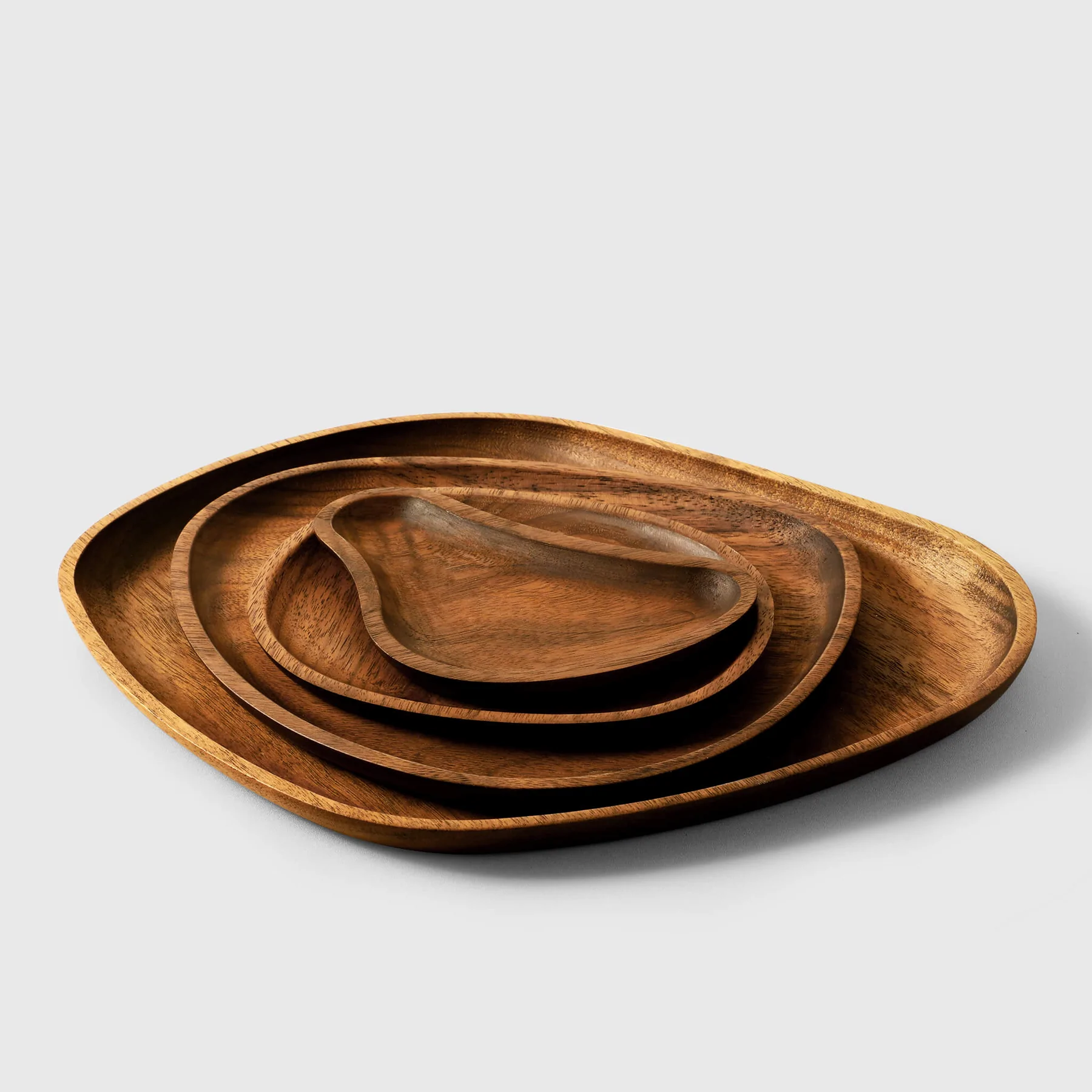 Assiettes en bois naturel