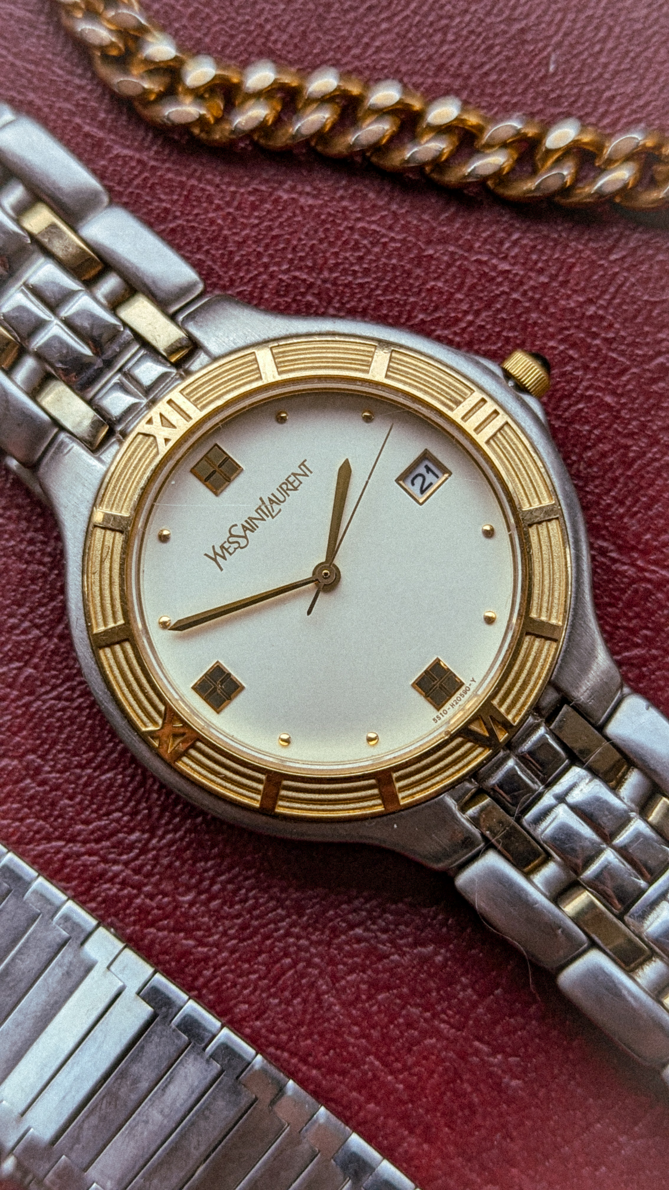 Yves Saint Laurent ir Citizen