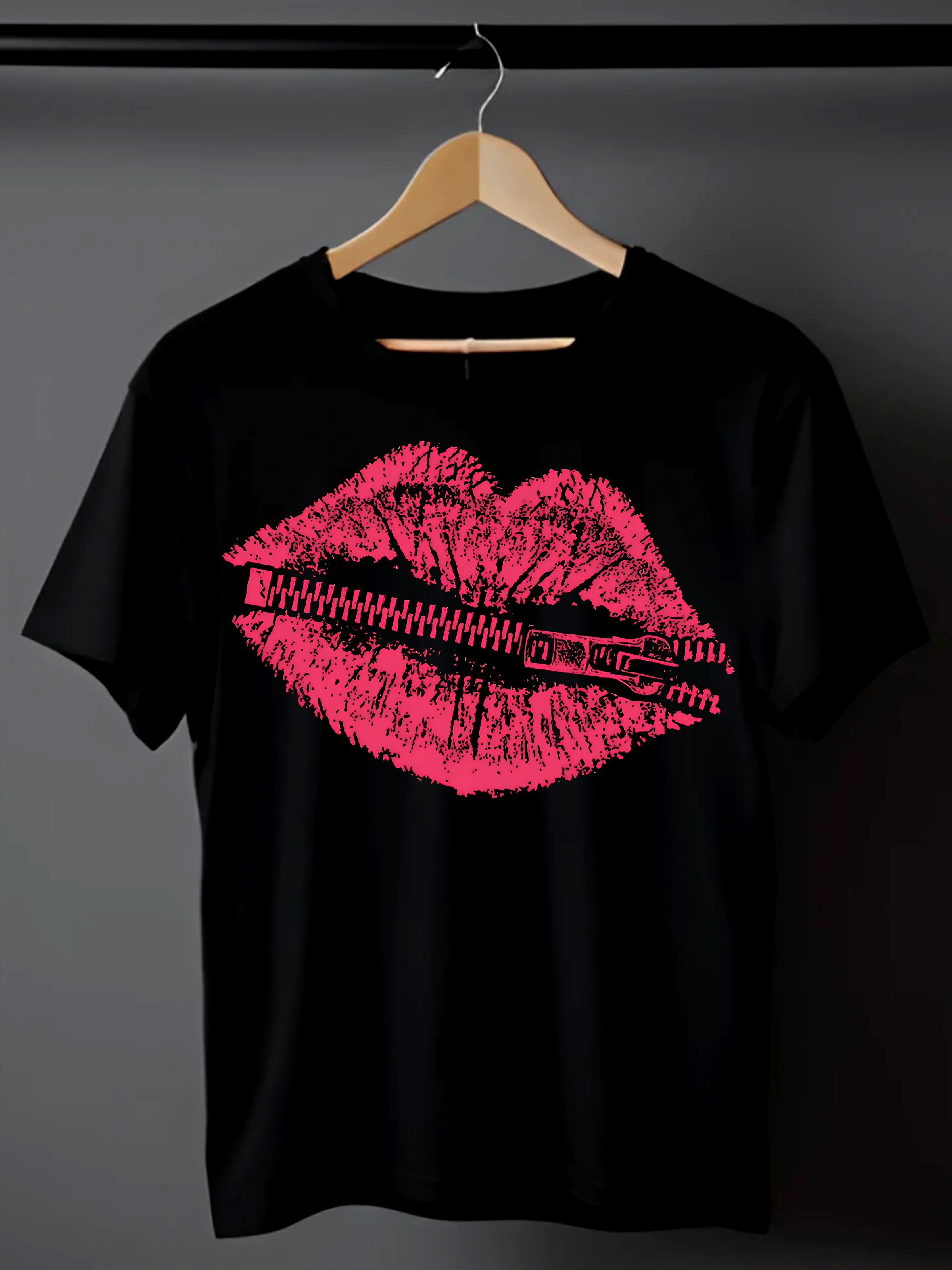 Black T-shirt with PINK LIPZ ZIP Print
