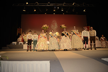 Se entregan editadas y  en impresion en papel.