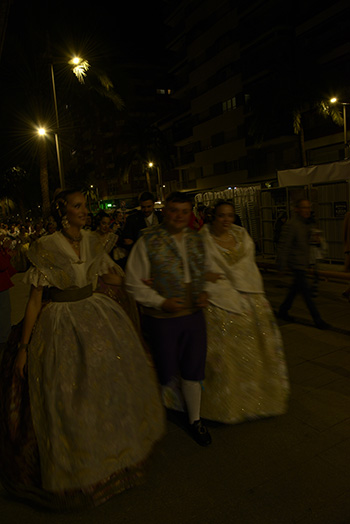 Se entregan editadas y  en impresion en papel tamaño 15x21