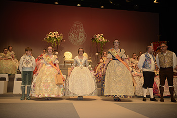 Se entregan editadas y  en impresion en papel.