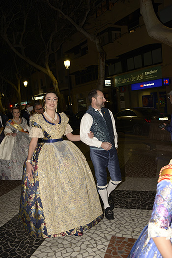 Se entregan editadas y  en impresion en papel tamaño 15x21