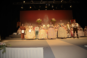 Se entregan editadas y  en impresion en papel.