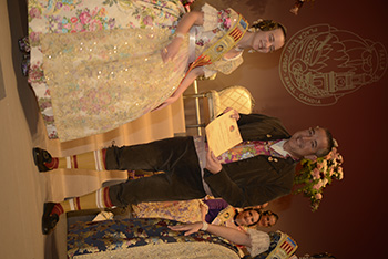 Se entregan editadas y  en impresion en papel tamaño 15x21