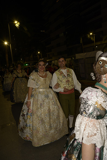 Se entregan editadas y  en impresion en papel tamaño 15x21