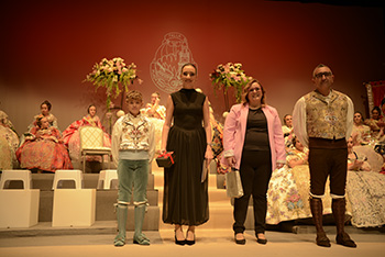 Se entregan editadas y  en impresion en papel.