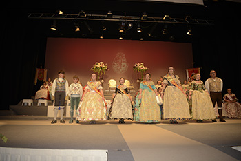 Se entregan editadas y  en impresion en papel.